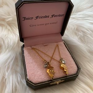 Juicy Couture Best Friends Necklace Set